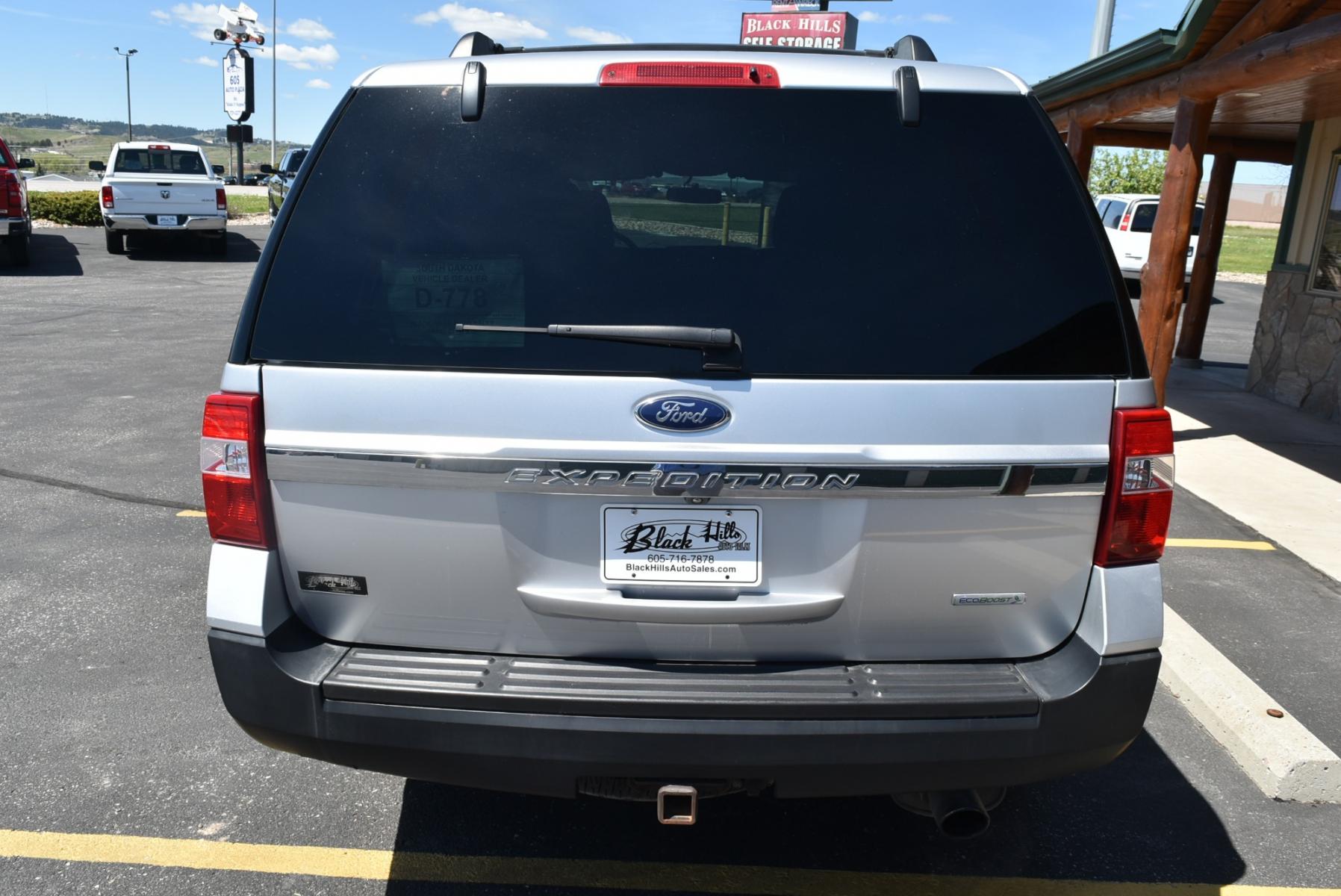 2016 Silver /Black Ford Expedition XL (1FMJU1GT0GE) with an 3.5L Twin Turbo V6 engine, 6-Speed Automatic w/ OD transmission, located at 1600 E Hwy 44, Rapid City, SD, 57703, (605) 716-7878, 44.070232, -103.171410 - Photo #6